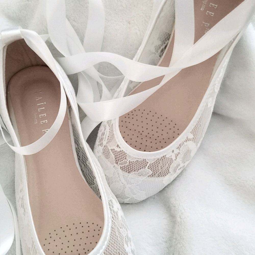 White lace flats
